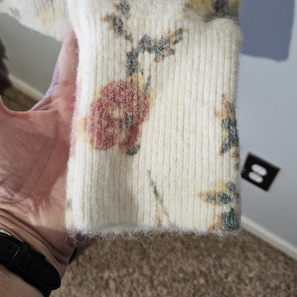 Joie Soft Floral Sweater Plus Size 3X - Picture 3 of 8